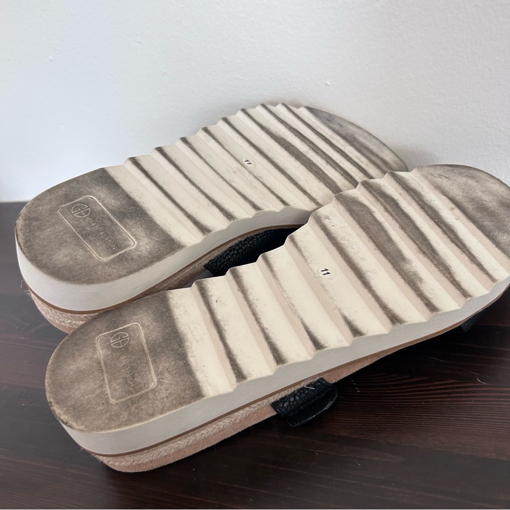 Giani Bernini Women's Bryerr Memory Foam Double Band Wedge Sandals size 11 Black - Picture 4 of 8
